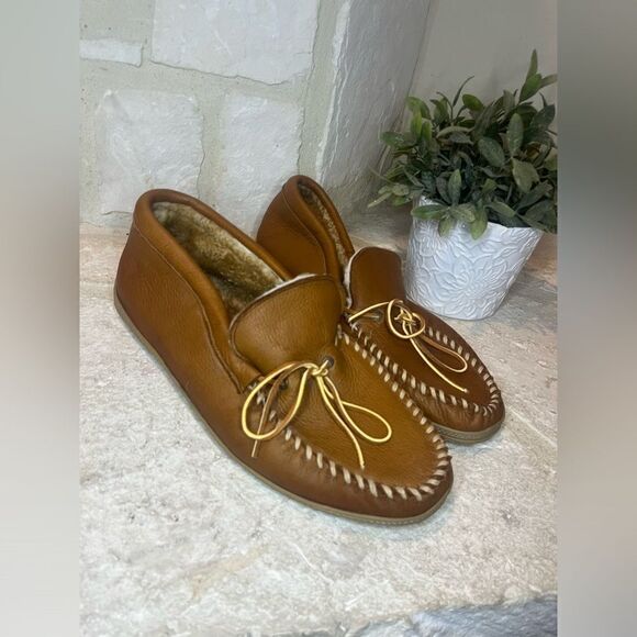 Cabela’s natural brown Leather Shearling Lined Moccasin Slip On slippers sz 15 - Picture 1 of 7